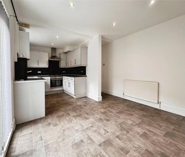 3 bedroom terraced house to rent - Photo 6