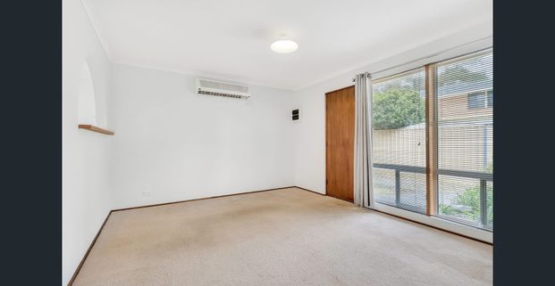 Find flexibility: where modern comfort meets low-maintenance living - Photo 1