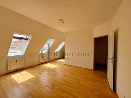 Charmante 3-Zimmer-Wohnung mit herrlichem Ausblick und Autoabstellplatz - Foto 4