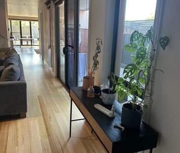 Glen Huntly - Photo 1