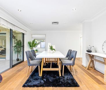 Blue Chip Estate Living in Spacious Home - Photo 4