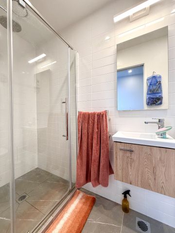 Modern One Bedroom Unit- Taranaki Street - Photo 4