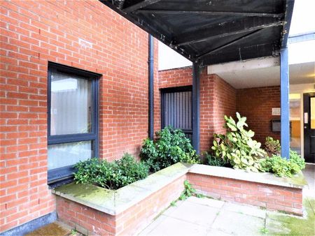 1 bedroom flat to rent - Photo 4