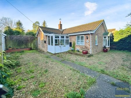 Rollesby Gardens Bungalow - Photo 3