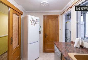 valencia, Valencian Community 46940