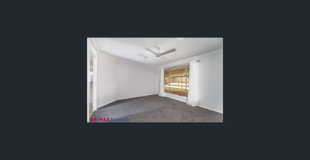 Spacious Family Living with Multiple Living Zones in Middle Ridge - Photo 2