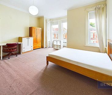 6 bedroom house to rent - Photo 1