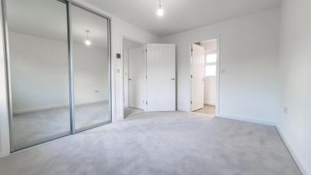 3 bedroom detached house to rent - Photo 2