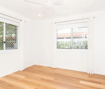 Make heading Modern Mid-Century Charm in the Heart of Clontarf - Photo 5