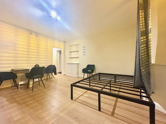 Westbourne Terrace, London - Photo 1