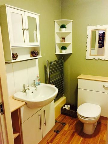 1 bedroom Flat To Let - Photo 4