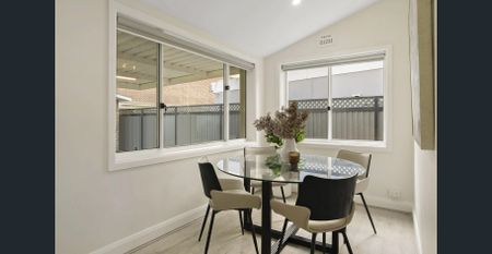 Bayside Charm With Modern Style - Photo 5