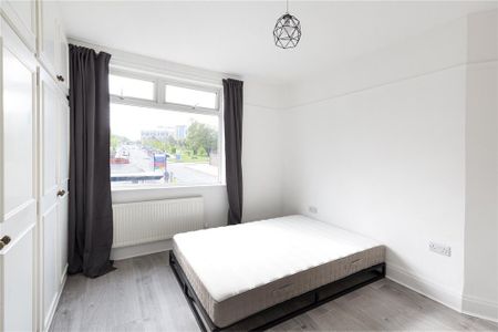 4 bedroom terraced house to rent - Photo 5