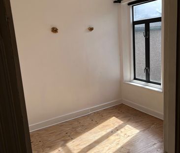 4 Bed Terraced House, York Road, E10 - Photo 4