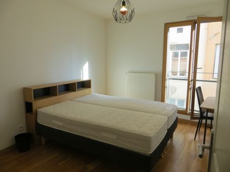 Location Appartement 3 pièces 74m² LYON 4ème - Photo 4