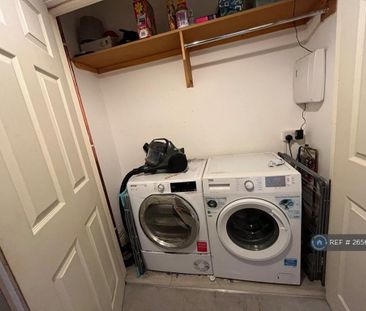 1 bedroom in a house share to rent - Photo 6