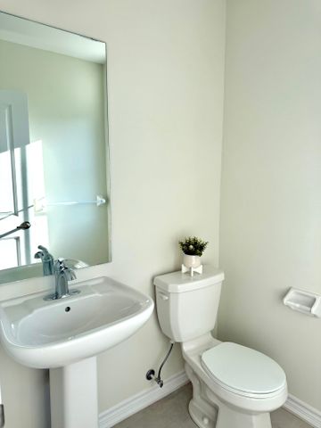 For Lease - 15 Verbana Street, East Gwillimbury, Ontario - Photo 3