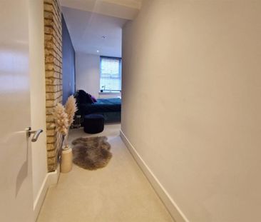 2 bed Apartment To Let - Photo 4