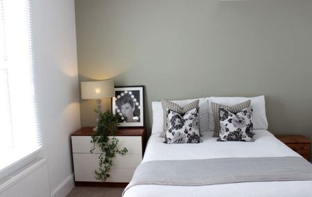 5 bedroom terraced house to rent - Photo 4