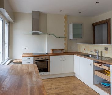Ruime woning met 3 slaapkamers in het centrum. - Photo 5
