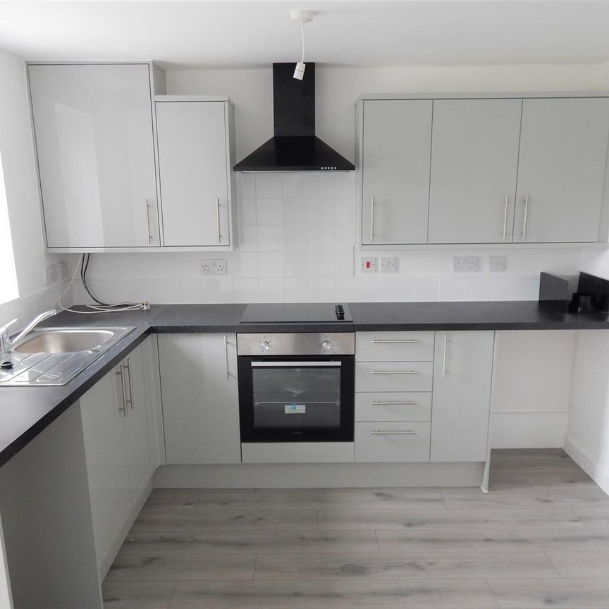 Woodrow Gardens, Redditch - Photo 1