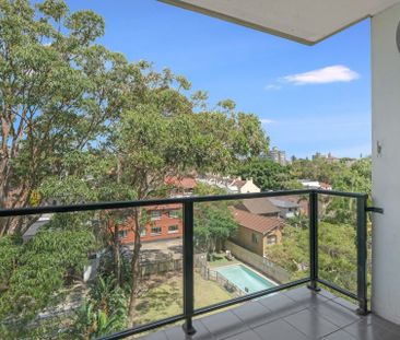 Stunning Apartment in Security Building Minutes from Bondi Beach - Photo 5