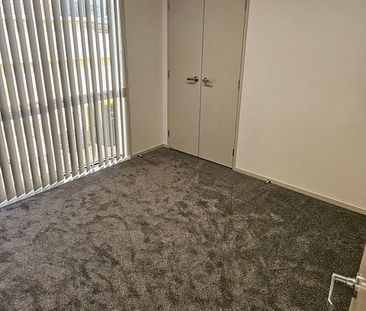 Modern 2 bedroom unit for rent - Photo 4