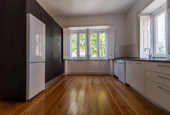 Apartamento T4 em Lisboa