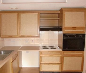 1 bedroom retirement property to rent - Photo 6