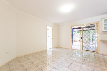 6 Hennessy Lane, Kedron QLD 4031 - House For Rent - $1,300 | Domain - Photo 4