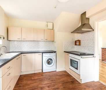 3 bedroom semi-detached house to rent - Photo 6