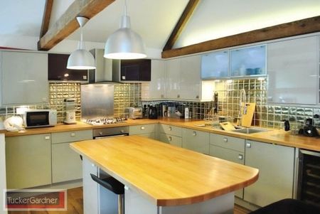 High Street, Linton - Photo 3