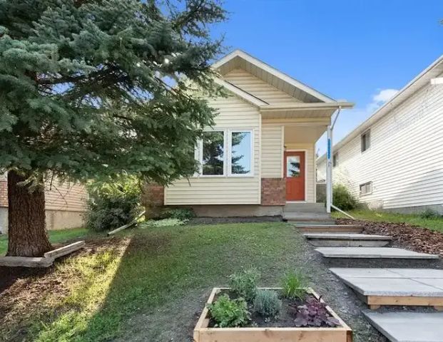 Room for Rent in Calgary | 16239 6 Street Southwest, Calgary - Photo 1