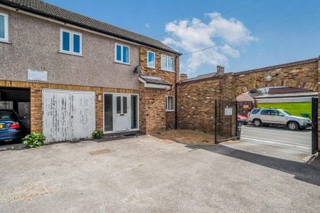 3 bedroom end of terrace house to rent - Photo 3