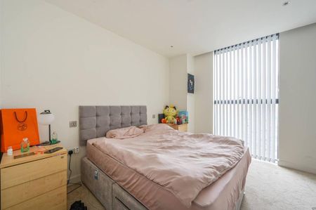 3 bedroom flat to rent - Photo 5