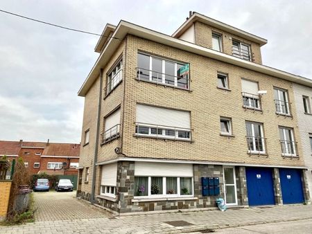 APPARTEMENT OP 2° VERDIEPING TE ZELZATE - Photo 4