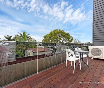 Room for rent in 4 Bedroom Town House in Glen Eden - Photo 1