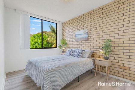 GREAT LOCATION - LOW MAINTENANCE FULLY FURNISHED UNIT - Photo 3