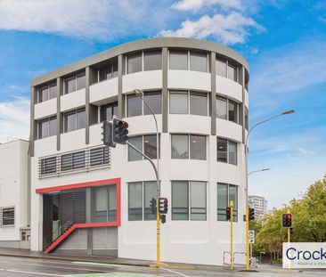 Large two bedroom unit comes with secure carpark on Pitt Street - Photo 5