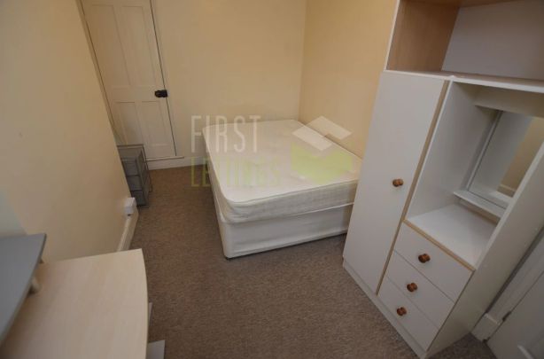 Westbury Road, Clarendon Park, Leicester, LE2 - Photo 1