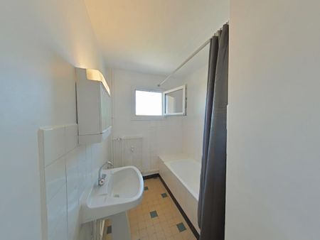 Location Appartement 3 pièces 61m² ROMANS SUR ISERE 26100 - Photo 5