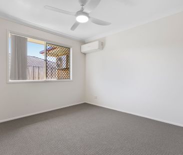 Modern and Spacious Living in Victoria Point ! - Photo 2