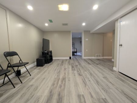 For Lease - 14 Lawndale Road, Toronto, Ontario - Photo 2