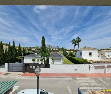 3 bedroom luxury Townhouse for rent in Nueva Andalucia, Andalusia - Photo 6