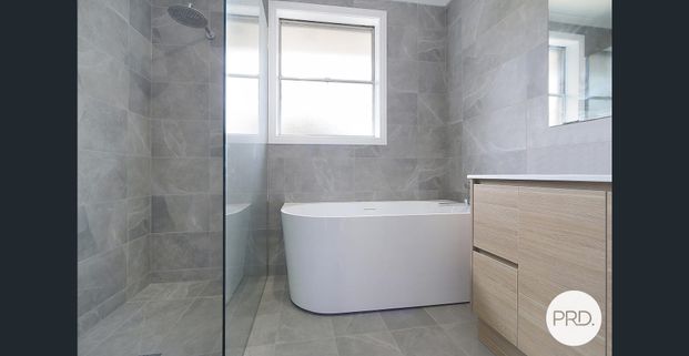 RECENTLY UPDATED 4 BEDROOM HOME! - Photo 1