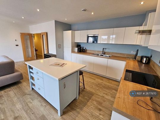 2 bedroom flat to rent - Photo 1