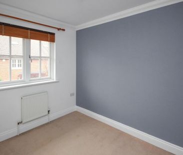 4 bedroom semi-detached house to rent - Photo 3