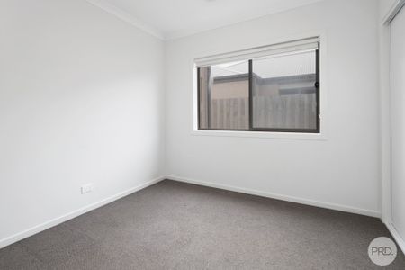 SPACIOUS HOME IN FLORIAN ESTATE - Photo 4
