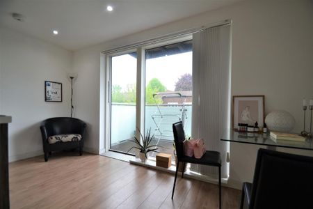 Studio to rent - Photo 2