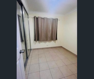 Neat & Tidy 2 Bedroom unit - Photo 6